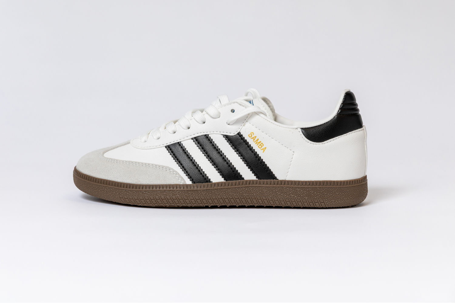 Na professionele reiniging van Adidas Samba sneakers door StepFresh